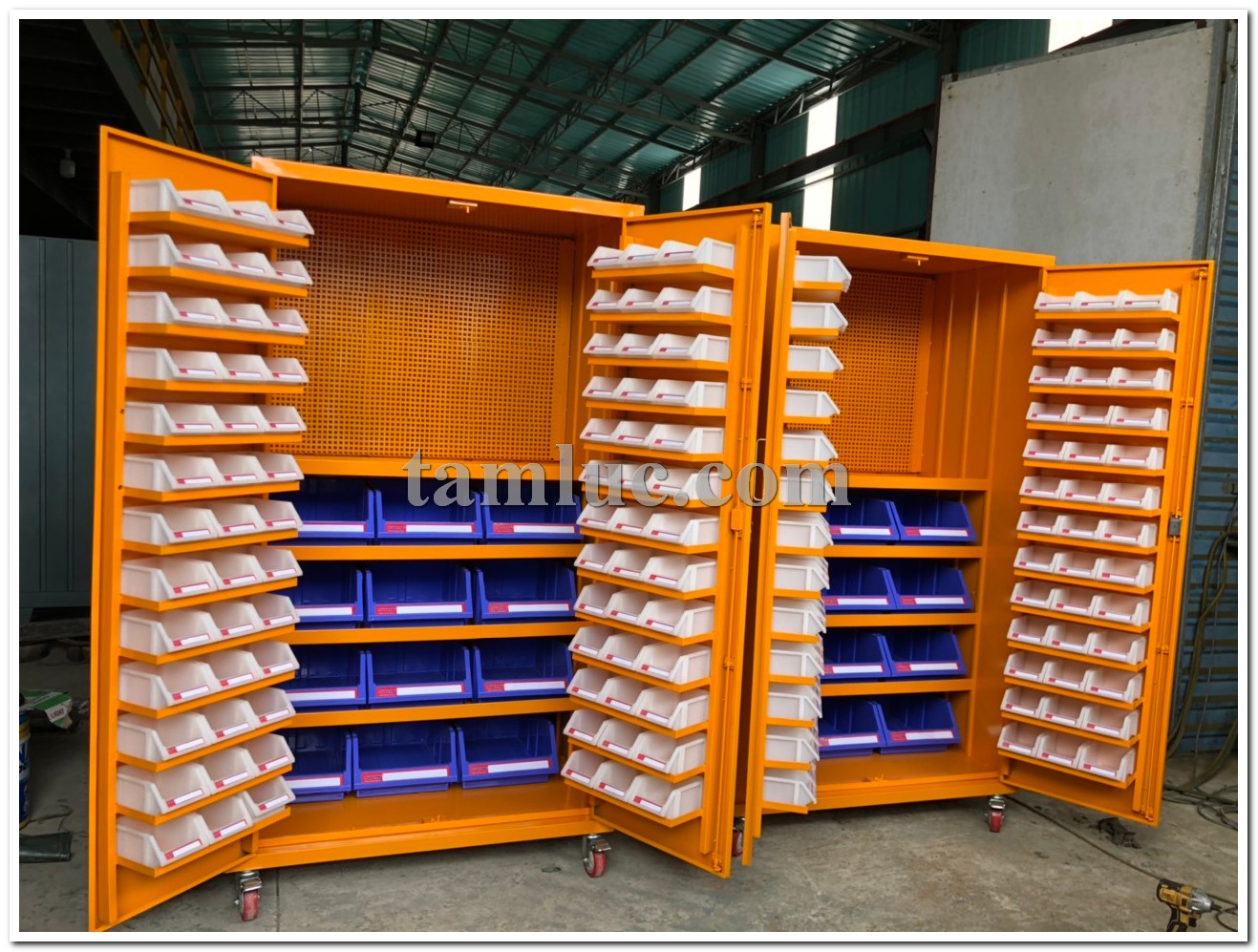 Tủ dụng cụ kết hợp bảng treo, khay dụng cụ, kệ